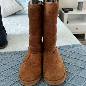 UGG CLASSIC TALL, CHESTNUT SIZE 7